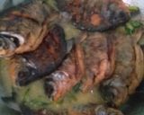 Foto langkah ke 7 dari resep Sayur ikan bawal nyomok kuning cabe ijo (ikan bawal di kuningin).