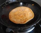 A picture of step 3 of Jaggery paratha.