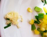 A picture of step 2 of My Soft Cheese, Sweet Pepper + Chopped Chives Spread on toast 😁.