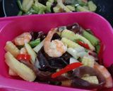 Foto langkah ke 6 dari resep Tumis Jagung Muda, buncis, jamur kuping, dan udang.