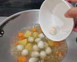 Foto langkah ke 3 dari resep Sup Telur Puyuh.