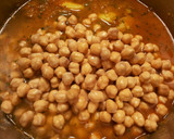 Foto del paso 12 de la receta: Garbanzos con sepias y patatas