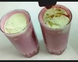 स्ट्रॉबेरी मिल्कशेक- Strawberry Milkshake recipe in Hindi ) रेसिपी चरण 5 फोटो
