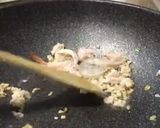 รูปขั้นตอนการทำที่ 5 ของ ผัดกระเพรากุ้งหมูสับ
