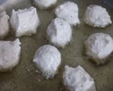 A picture of step 4 of Dahi Bhalle chaat.