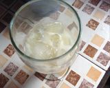 Foto langkah ke 2 dari resep Teh susu.