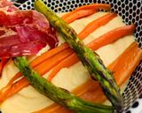 Foto del paso 5 de la receta Hummus con verduritas y jamón al horno🥕🥓🥓