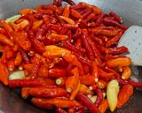 Foto langkah ke 3 dari resep Sambal Baby Cumi 🔥.