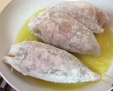 Foto del paso 5 de la receta Calamares rellenos de gulas en salsa de almendras e higos
