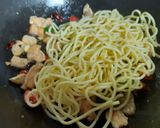 รูปขั้นตอนการทำที่ 3 ของ สปาเกตตี้พริกแห้งแซลม่อน Salmon Dried Spaghetti