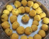 A picture of step 3 of Mix pakode.