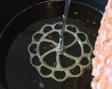 Foto del paso 3 de la receta: Buñuelos de molde de fresa