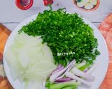 Hình bước làm 5 của món Bún Bò Huế Giò Heo Huyết Chả