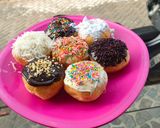 Foto langkah ke 6 dari resep Donat Warna Warni.
