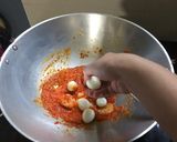 Foto langkah ke 5 dari resep Udang dan Telur Puyuh Balado.