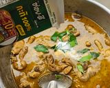 A picture of step 4 of Green Curry Chicken (Gaeng Keow Wan Gai).
