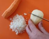 عکس مرحله 1 از دستور سوپ عدس قرمز 🥣