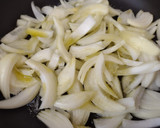 Foto del paso 1 de la receta: Mejillones en salsa de cerveza con nata y patatas fritas
