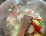 Foto del paso 3 de la receta: Garbanzos con gambitas y huevo duro