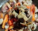 Foto del paso 2 de la receta Arroz con chipirones y setas