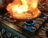 Foto del paso 5 de la receta: Camarones flameados con arroz