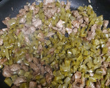 Foto del paso 4 de la receta: Nopales con carne a 2 chiles 🤤🤤