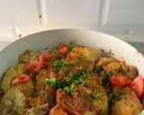 صورة لخطوة 4 من وصفة دجاج بصوص الطماطم