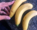 A picture of step 2 of #just-blend-it#Banana and oats smoothie.