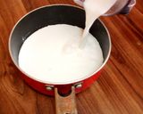 A picture of step 3 of Green & white panna cotta.