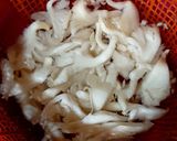 Foto langkah ke 2 dari resep 41. Tumis Buncis Jamur Tiram.
