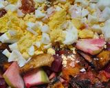 Foto del paso 4 de la receta: Pollo a la cerveza y remolacha, calabacín, perejil y huevo