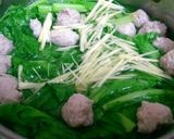 Hình bước làm 6 của món Canh Cải Bẹ Xanh Giò Sống