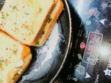 चीज़ गार्लिक ब्रेड स्टिक्स (cheese garlic bread stick recipe in Hindi)