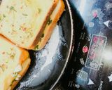 चीज़ गार्लिक ब्रेड स्टिक्स (cheese garlic bread stick recipe in Hindi) रेसिपी चरण 3 फोटो
