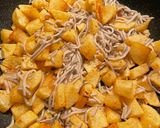 Foto del paso 3 de la receta Huevos rotos con gulas