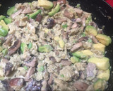 Foto del paso 3 de la receta: Revuelto de champiñones y aguacate
