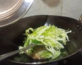 A picture of step 3 of Vegetable noodles.
