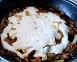 Foto del paso 4 de la receta: Macarrones con ajo negro, ajetes, setas y nata