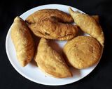 पफ पेटीस (puff patties recipe in marathi) रेसिपी स्टेप 13 फोटो 