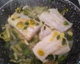 Foto del paso 2 de la receta: Lomos de bacalao con salsa puerros