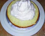 A picture of step 2 of Simple cream cake.