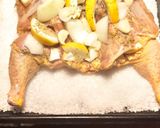 Foto del paso 4 de la receta: Pollo a la sal