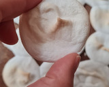 Foto del paso 7 de la receta: Galletitas de aquafaba o merenguitos fallidos, como te parezca 🤭 sin huevo 🌱