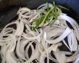 Foto del paso 2 de la receta: Tacos de chicharrón en salsa mexicana
