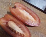 Foto del paso 1 de la receta: Tomates rellenos de Guacamole y Rusa