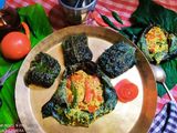 লাউ পাতায় টমেটো পাতুরি (lau patay tomato paturi recipe in Bengali)