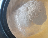 Foto del paso 1 de la receta: Bizcocho de cerezas con yogurt griego de fresa