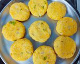 A picture of step 3 of Samak rice cutlets.