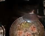 A picture of step 5 of Alasanda / Lobia Vada.