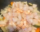 Une image de l'étape 4 de Lotte citronnée et tomates.